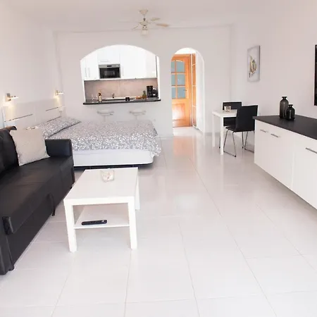 Casa Roja Апартаменты Коста Калма